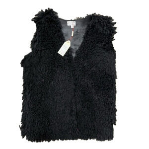 Max Studio Specialty Product Fluff Black Vest Size Large. NWT.